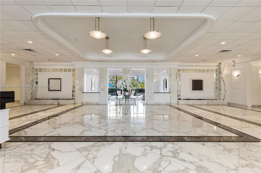 En Venta: $435,000 (2 camas, 2 baños, 1030 Pies cuadrados)