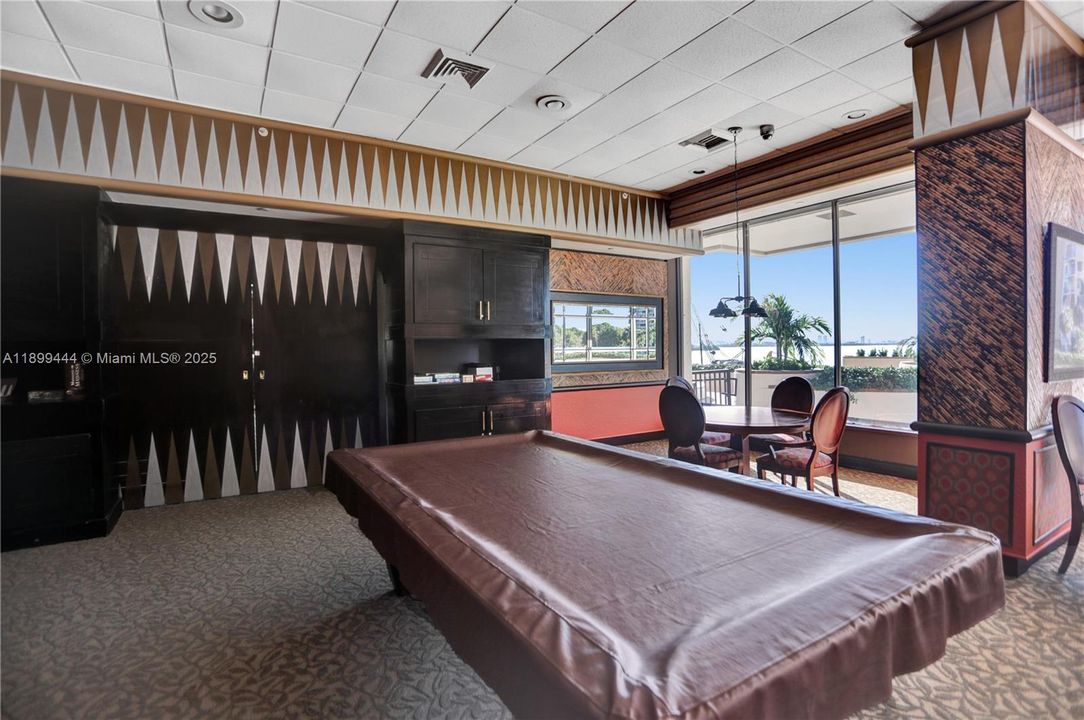 На продажу: $295,000 (2 спален, 2 ванн, 1460 Квадратных фут)