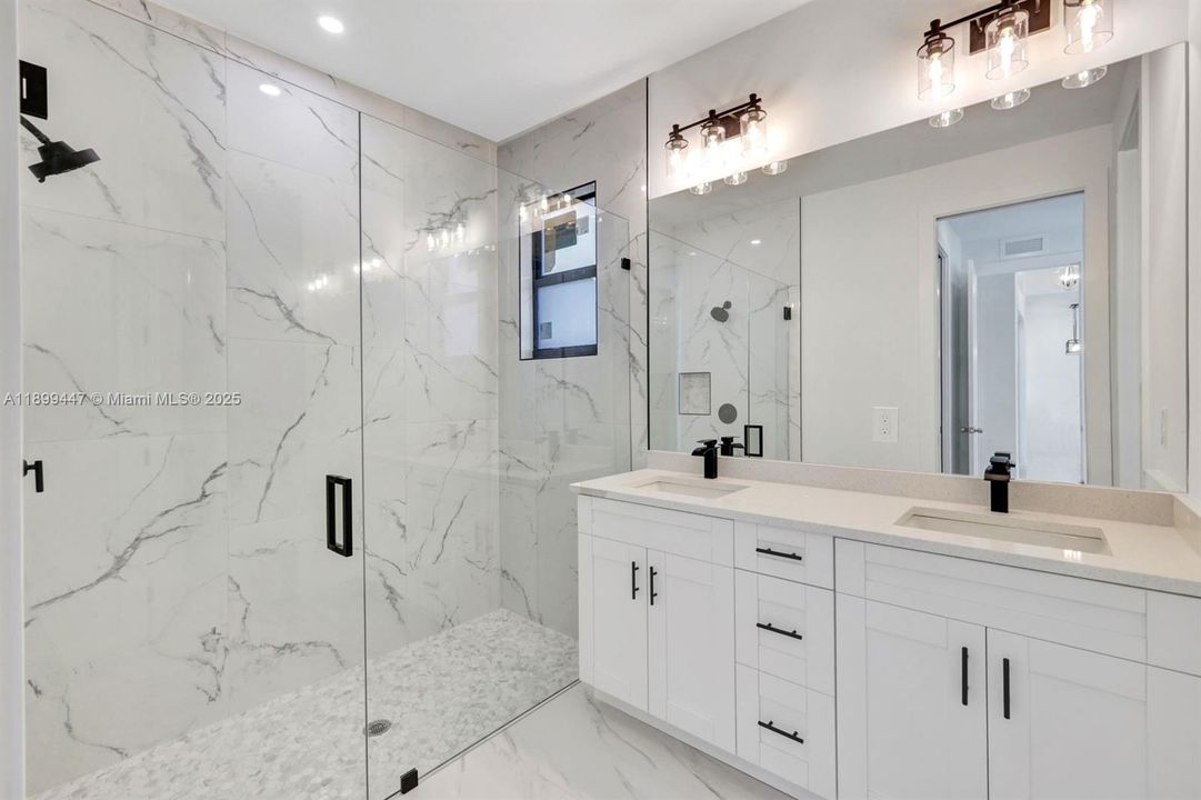 En Venta: $354,900 (3 camas, 2 baños, 0 Pies cuadrados)