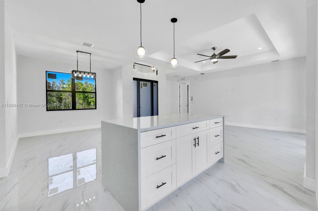 En Venta: $354,900 (3 camas, 2 baños, 0 Pies cuadrados)