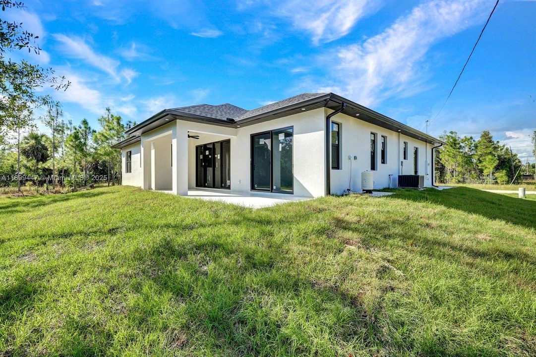 En Venta: $354,900 (3 camas, 2 baños, 0 Pies cuadrados)