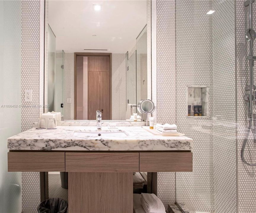 For Sale: $650,000 (0 beds, 1 baths, 626 Square Feet)