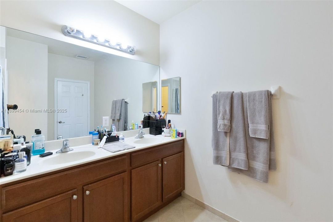 For Sale: $668,500 (4 beds, 3 baths, 1912 Square Feet)