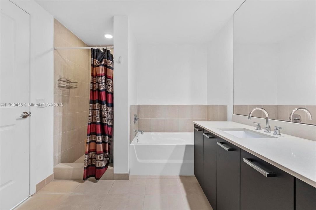 For Sale: $549,900 (2 beds, 2 baths, 1148 Square Feet)