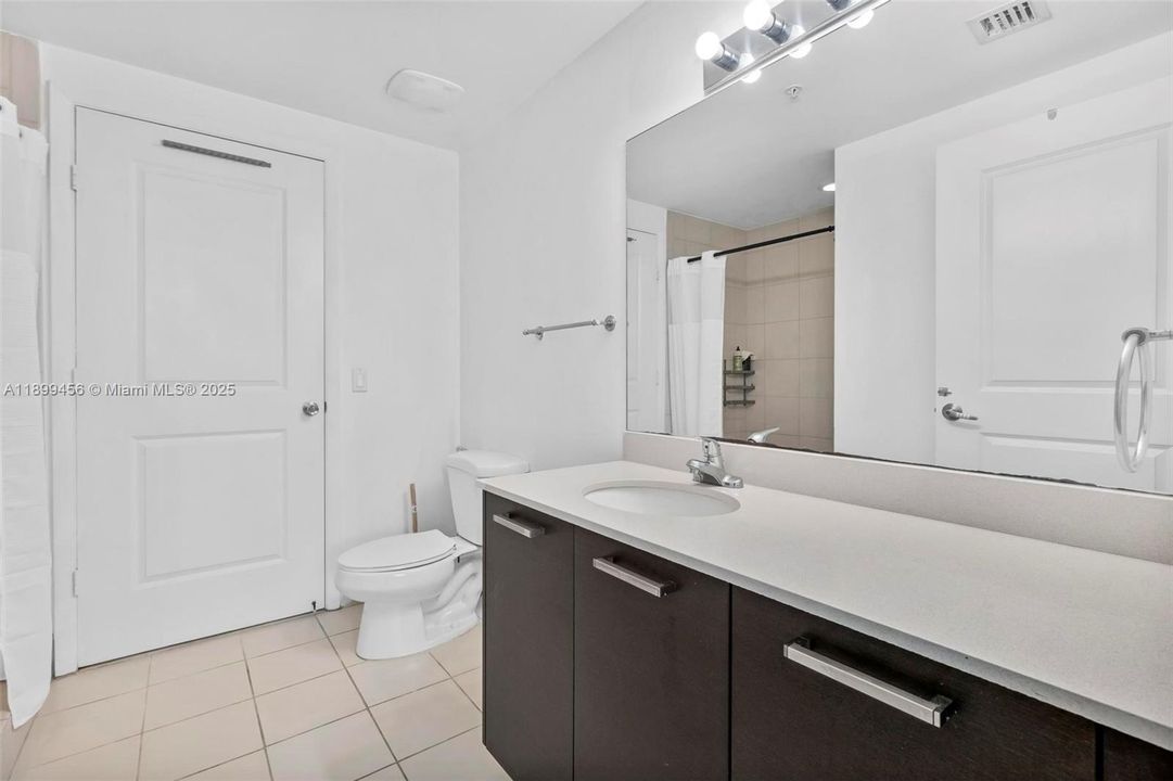 For Sale: $549,900 (2 beds, 2 baths, 1148 Square Feet)