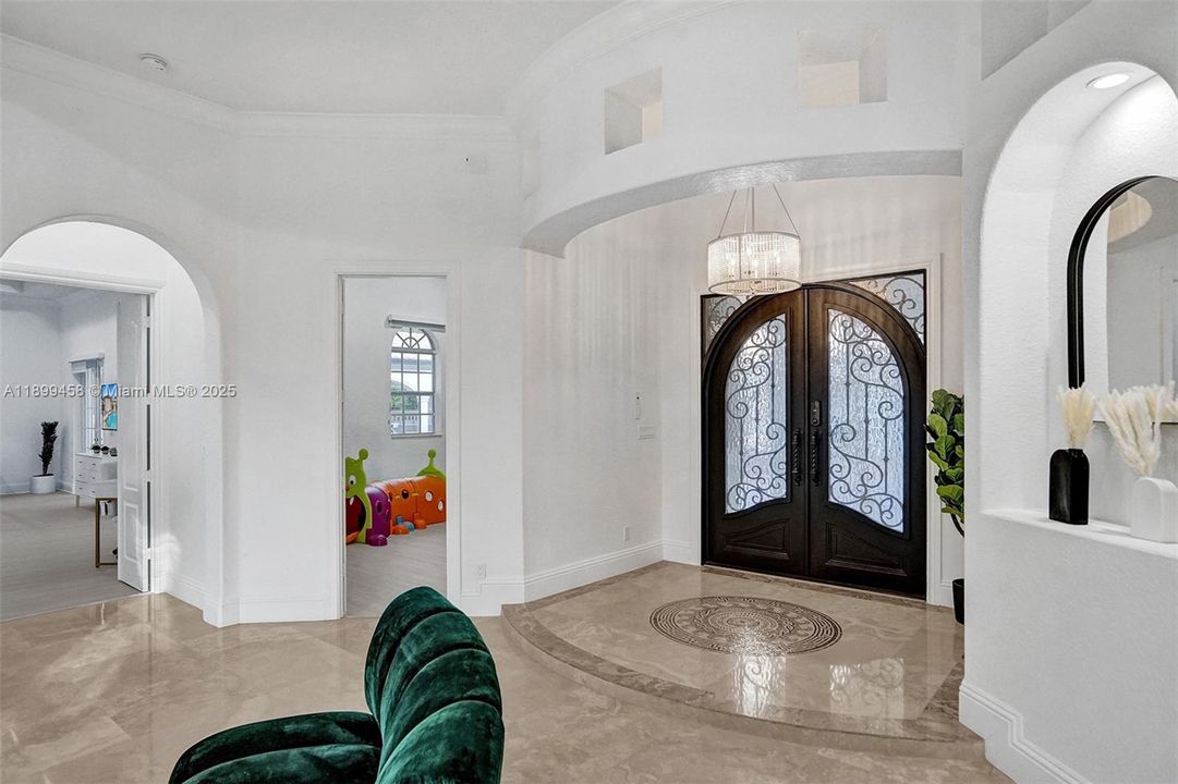 For Sale: $2,795,000 (9 beds, 7 baths, 5613 Square Feet)