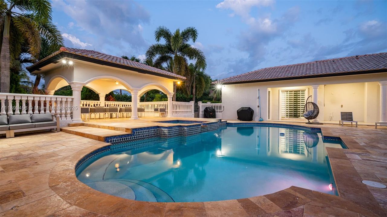 For Sale: $2,795,000 (9 beds, 7 baths, 5613 Square Feet)