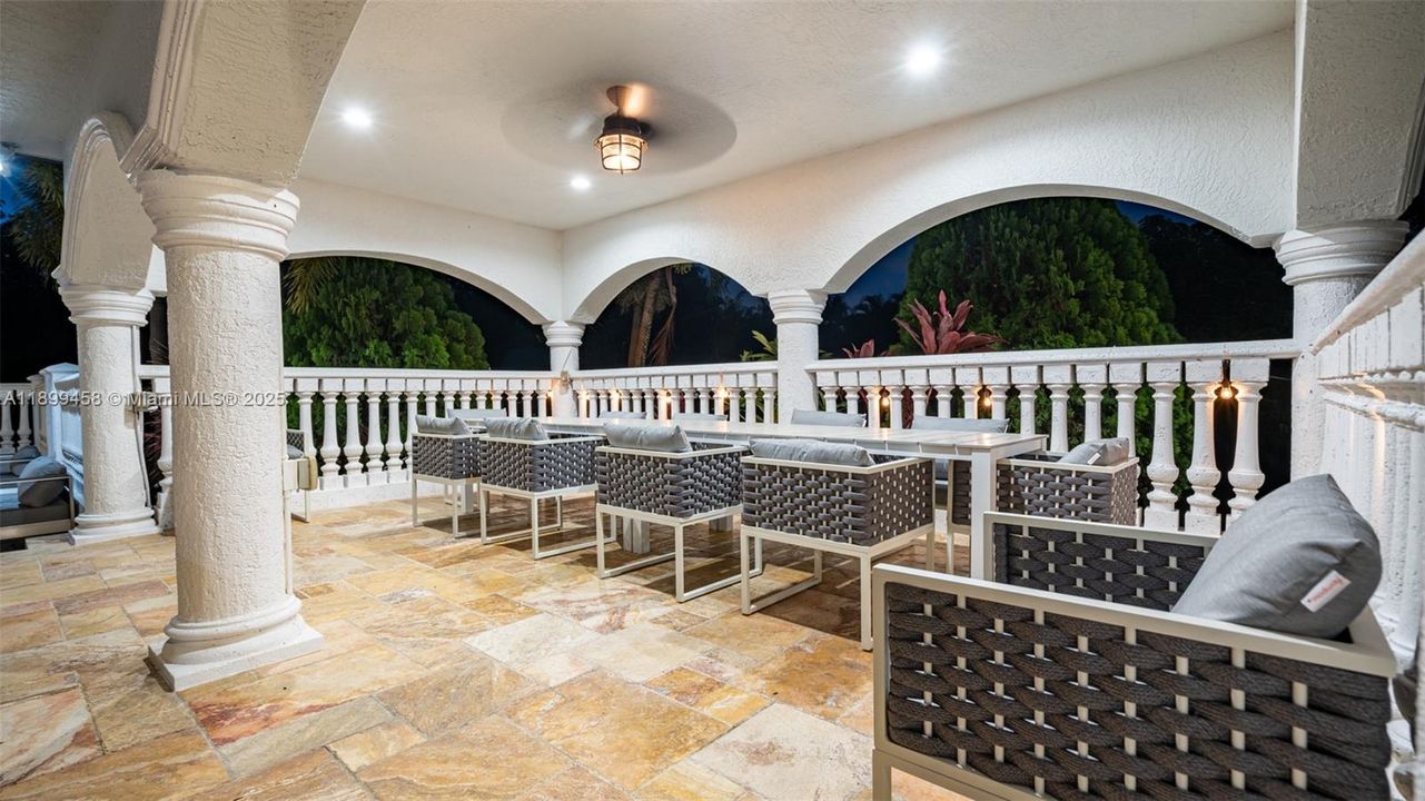 For Sale: $2,795,000 (9 beds, 7 baths, 5613 Square Feet)