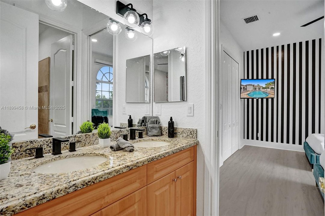 For Sale: $2,795,000 (9 beds, 7 baths, 5613 Square Feet)