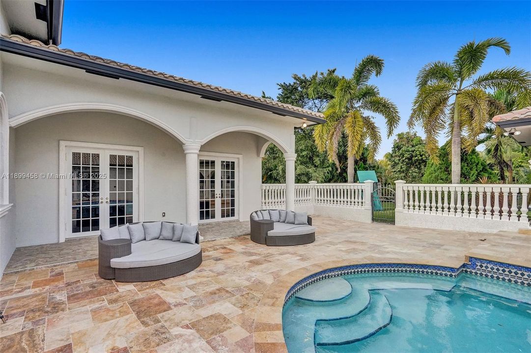 For Sale: $2,795,000 (9 beds, 7 baths, 5613 Square Feet)