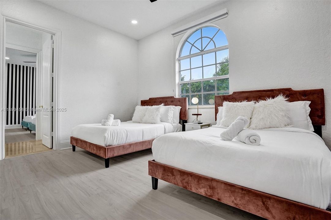 For Sale: $2,795,000 (9 beds, 7 baths, 5613 Square Feet)