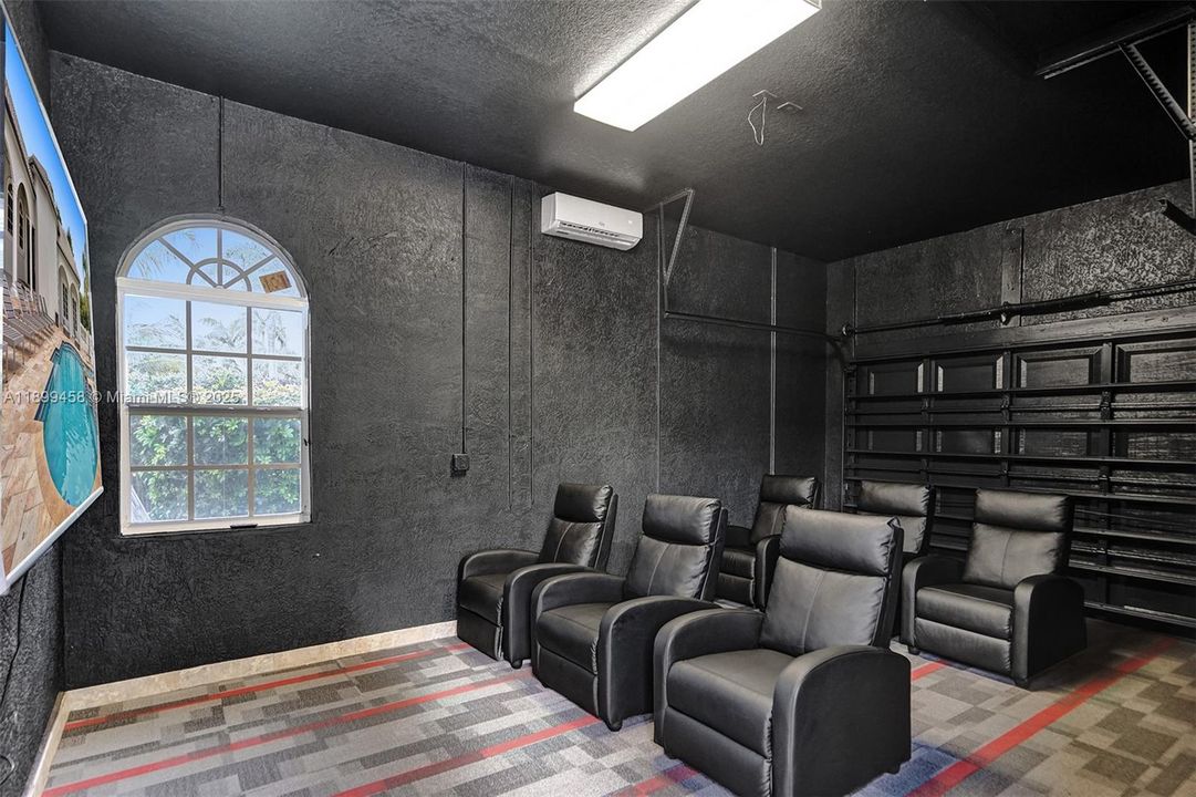 For Sale: $2,795,000 (9 beds, 7 baths, 5613 Square Feet)