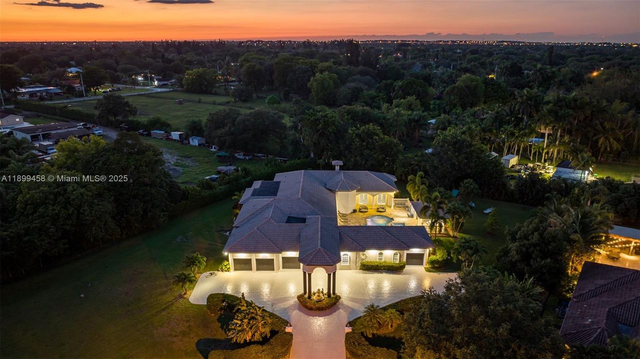 For Sale: $2,795,000 (9 beds, 7 baths, 5613 Square Feet)