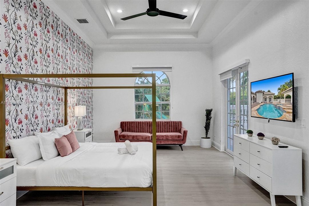 For Sale: $2,795,000 (9 beds, 7 baths, 5613 Square Feet)