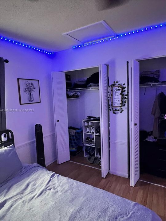 На продажу: $370,000 (2 спален, 2 ванн, 1160 Квадратных фут)