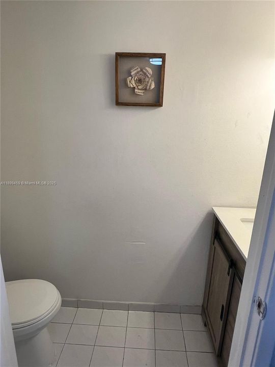 На продажу: $370,000 (2 спален, 2 ванн, 1160 Квадратных фут)