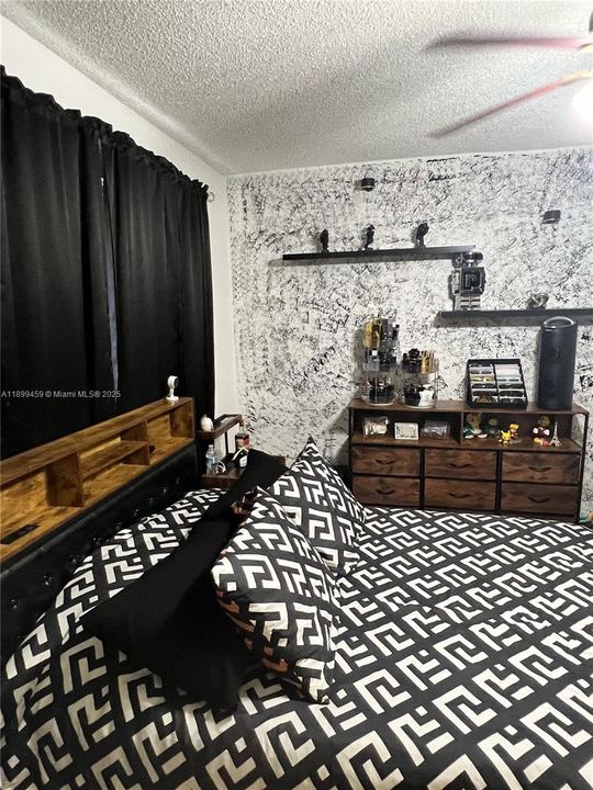 На продажу: $370,000 (2 спален, 2 ванн, 1160 Квадратных фут)