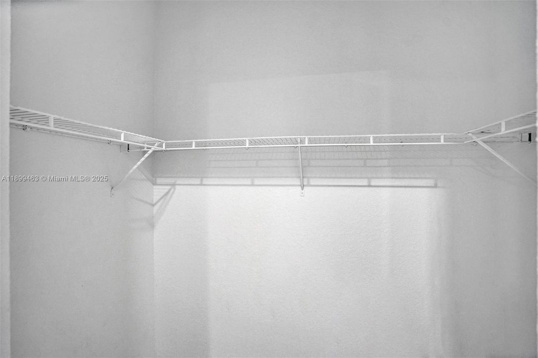 出租: $21,995 (9 贝兹, 7 浴室, 5613 平方英尺)