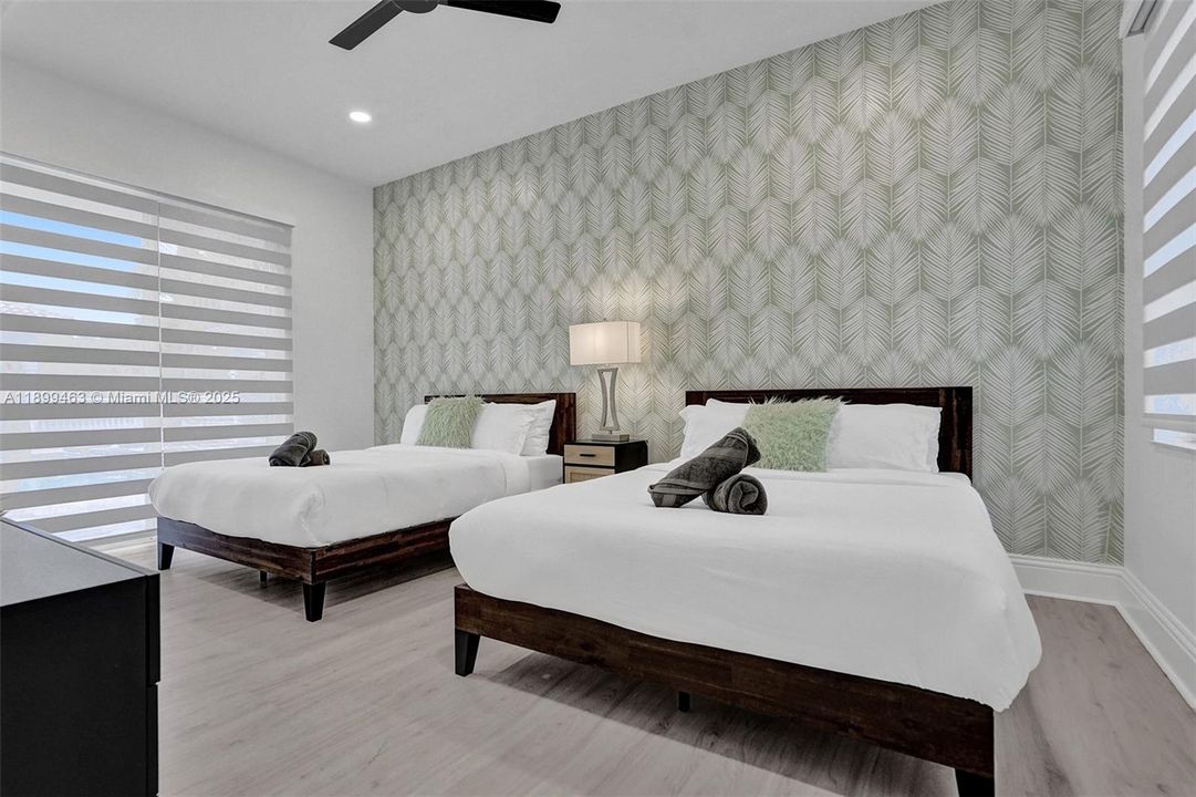 出租: $21,995 (9 贝兹, 7 浴室, 5613 平方英尺)