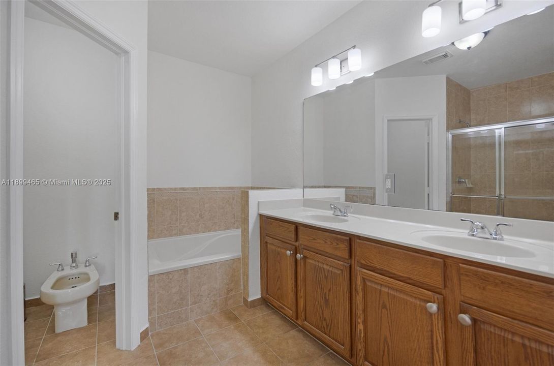 For Sale: $737,000 (3 beds, 2 baths, 2245 Square Feet)