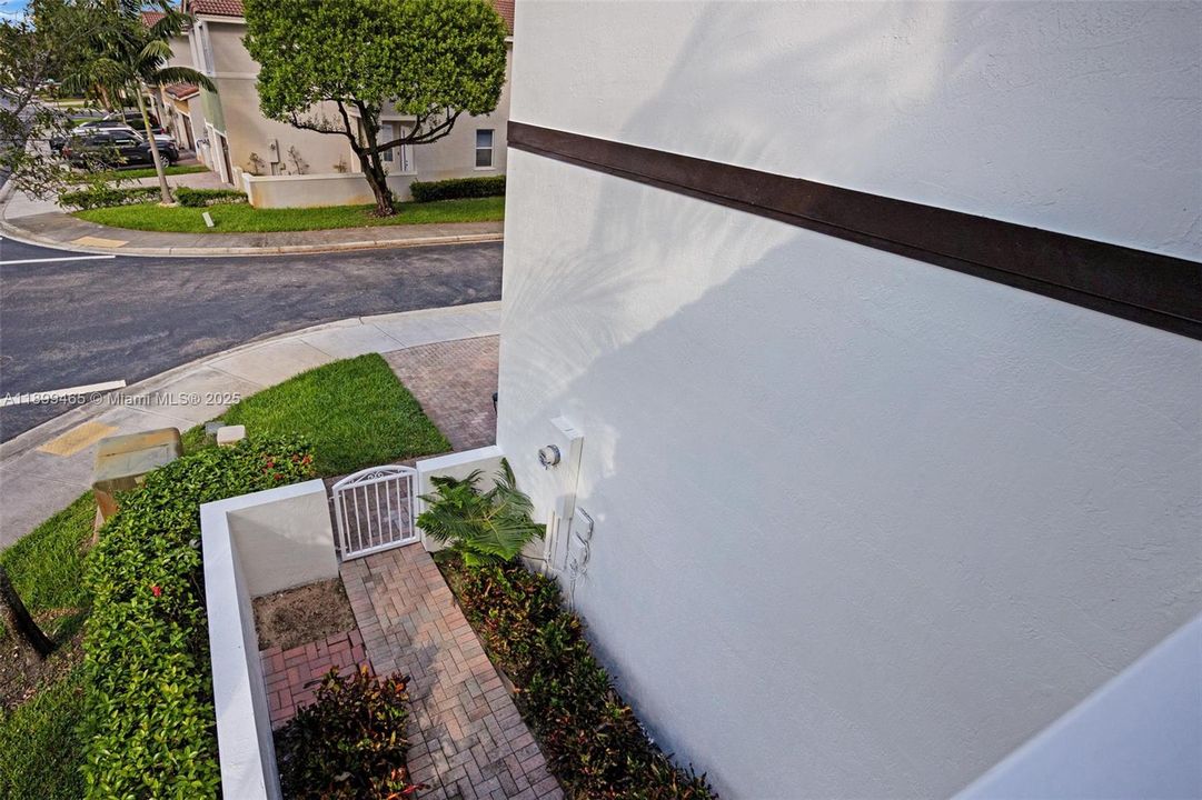 For Sale: $737,000 (3 beds, 2 baths, 2245 Square Feet)