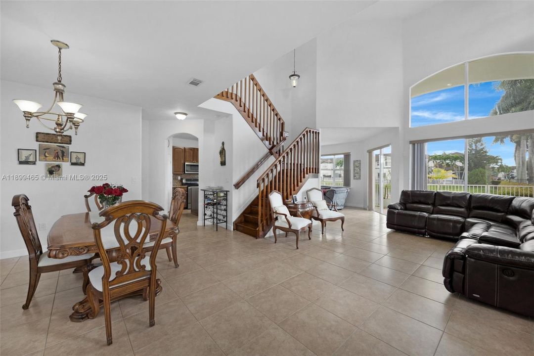 For Sale: $737,000 (3 beds, 2 baths, 2245 Square Feet)