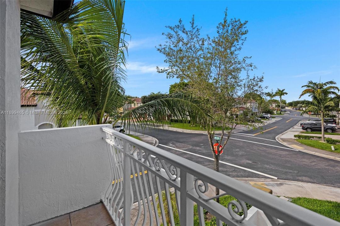 For Sale: $737,000 (3 beds, 2 baths, 2245 Square Feet)