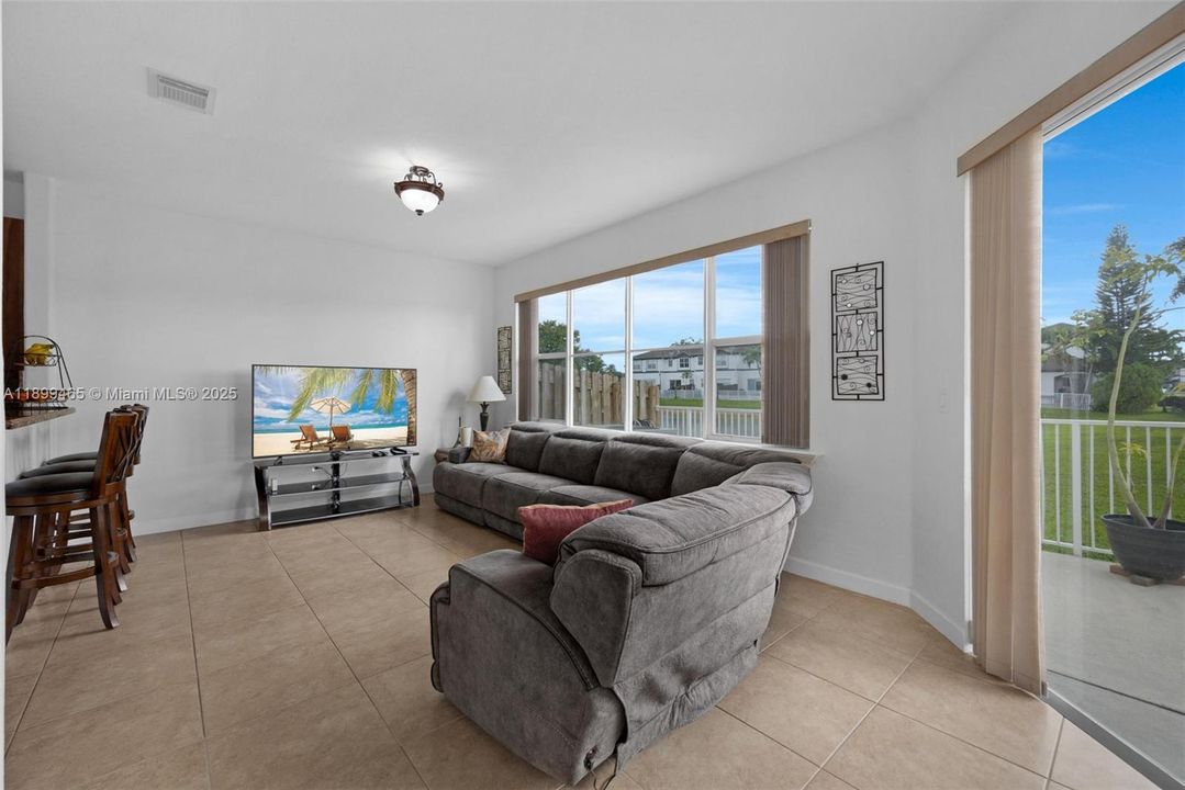 For Sale: $737,000 (3 beds, 2 baths, 2245 Square Feet)