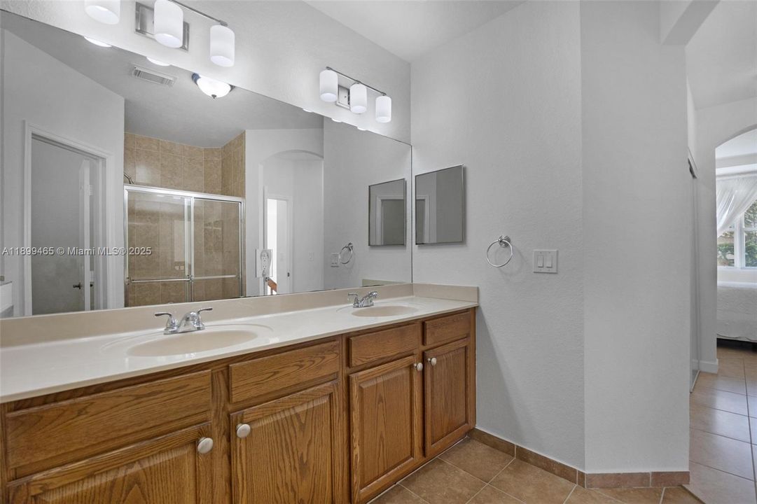 For Sale: $737,000 (3 beds, 2 baths, 2245 Square Feet)