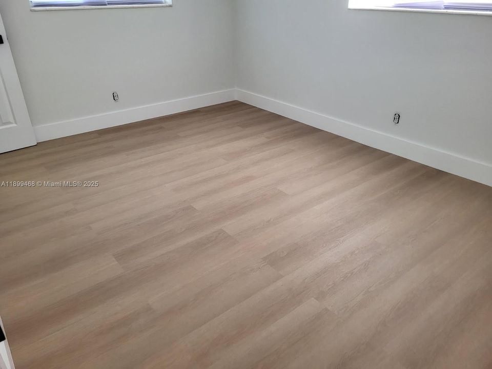 For Sale: $489,000 (3 beds, 2 baths, 1490 Square Feet)