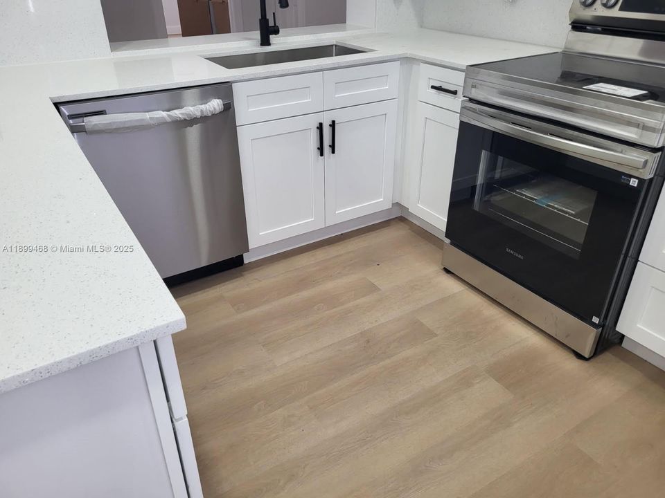 For Sale: $489,000 (3 beds, 2 baths, 1490 Square Feet)