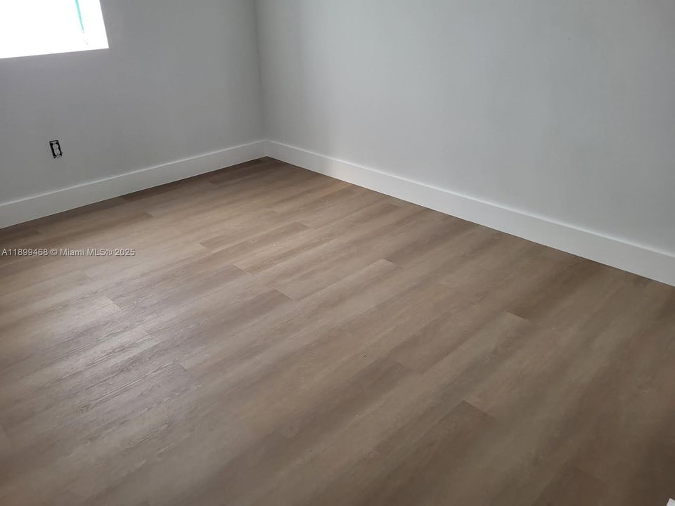 For Sale: $489,000 (3 beds, 2 baths, 1490 Square Feet)