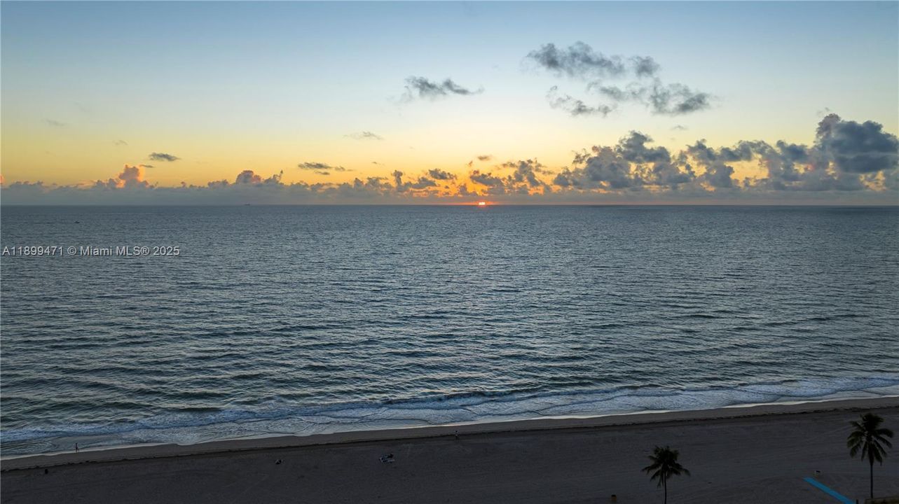 待售: $3,395,000 (6 贝兹, 4 浴室, 2814 平方英尺)