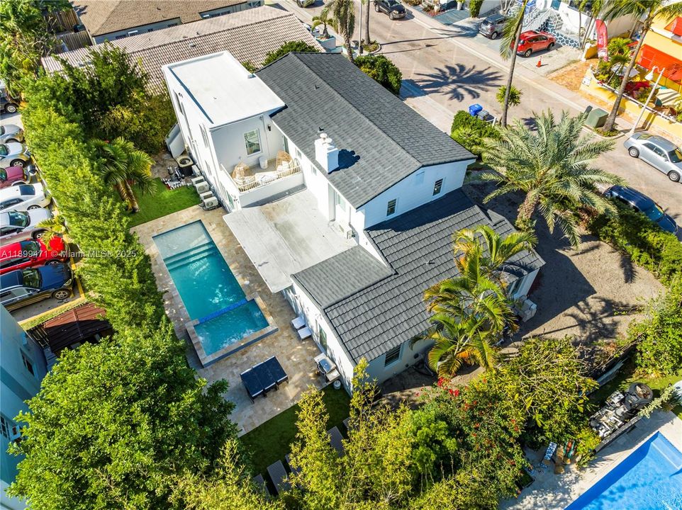 待售: $3,395,000 (6 贝兹, 4 浴室, 2814 平方英尺)