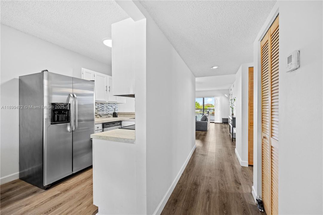 待售: $185,000 (2 贝兹, 2 浴室, 1170 平方英尺)