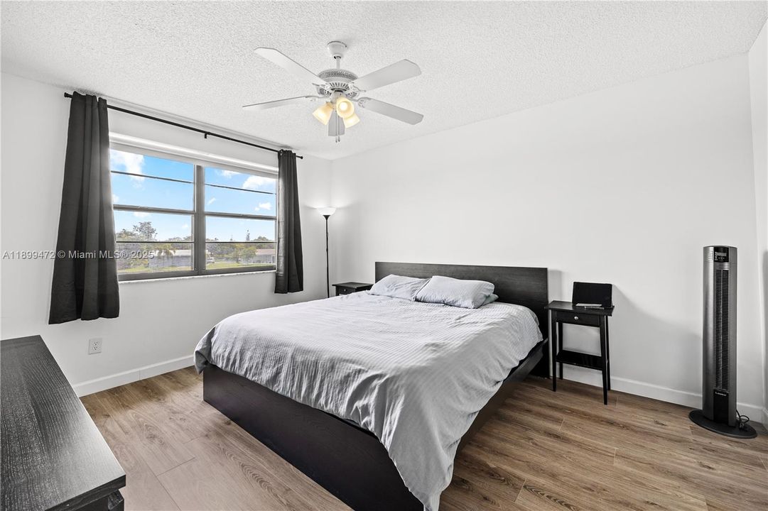 待售: $185,000 (2 贝兹, 2 浴室, 1170 平方英尺)