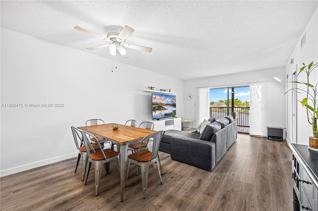 待售: $185,000 (2 贝兹, 2 浴室, 1170 平方英尺)