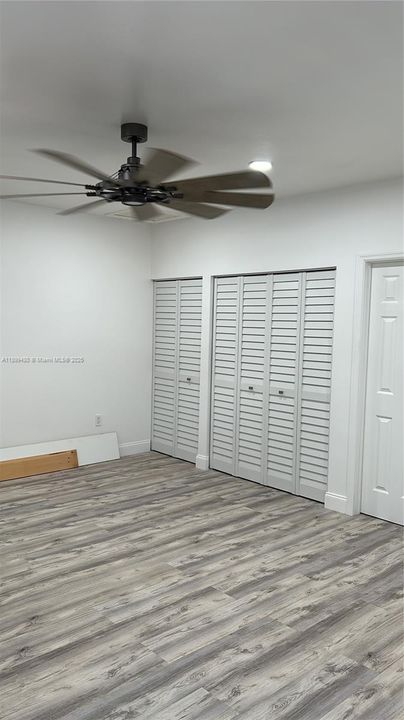 出租: $1,550 (1 贝兹, 1 浴室, 0 平方英尺)