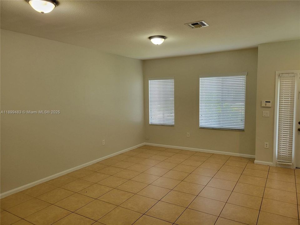 待售: $369,000 (3 贝兹, 2 浴室, 1423 平方英尺)