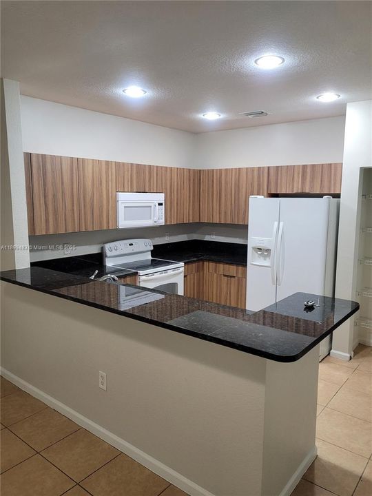 待售: $369,000 (3 贝兹, 2 浴室, 1423 平方英尺)