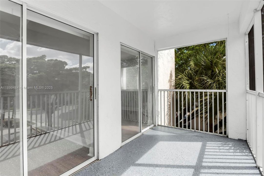 Recently Rented: $2,300 (2 beds, 2 baths, 1030 Square Feet)