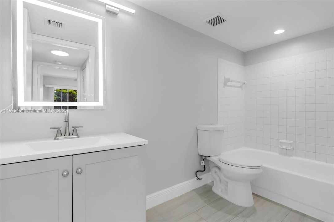 Recently Rented: $2,300 (2 beds, 2 baths, 1030 Square Feet)