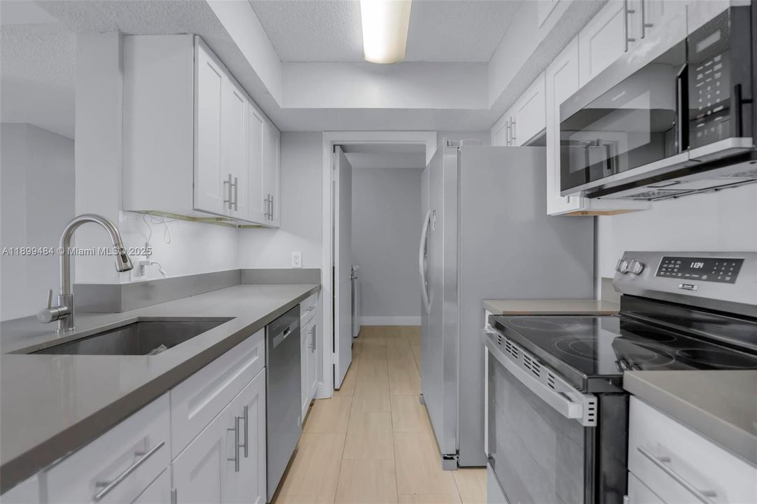 Recently Rented: $2,300 (2 beds, 2 baths, 1030 Square Feet)