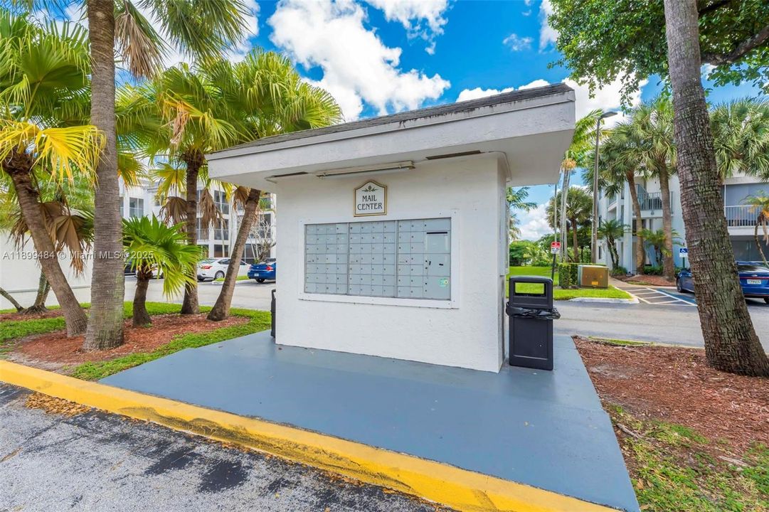 Recently Rented: $2,300 (2 beds, 2 baths, 1030 Square Feet)