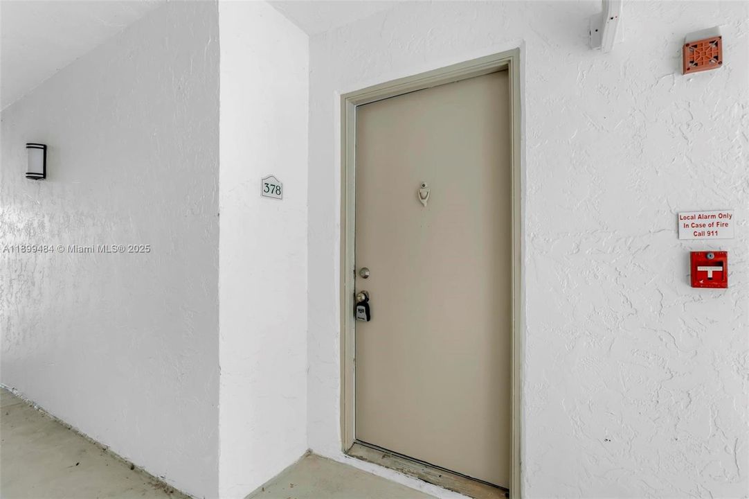 Recently Rented: $2,300 (2 beds, 2 baths, 1030 Square Feet)