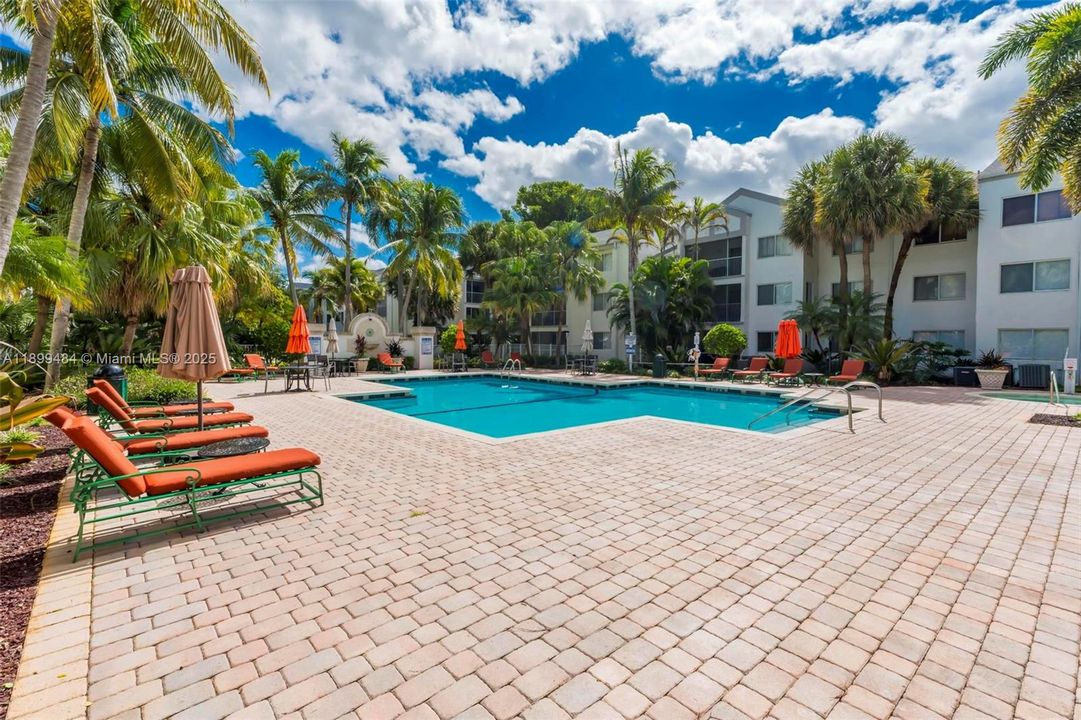 Recently Rented: $2,300 (2 beds, 2 baths, 1030 Square Feet)