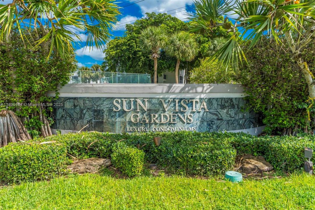 Recently Rented: $2,300 (2 beds, 2 baths, 1030 Square Feet)