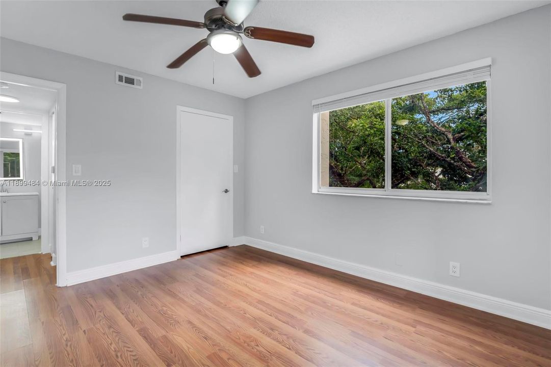 Recently Rented: $2,300 (2 beds, 2 baths, 1030 Square Feet)