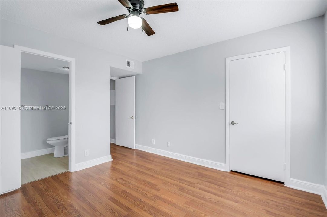 Recently Rented: $2,300 (2 beds, 2 baths, 1030 Square Feet)