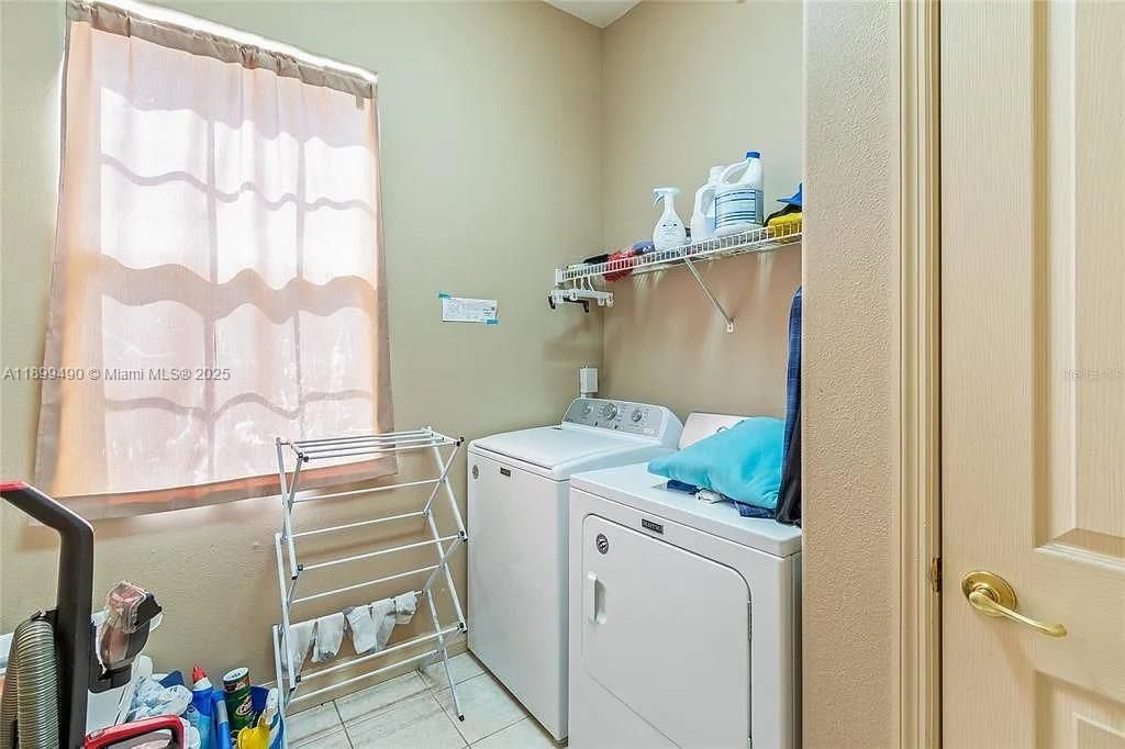 Recently Rented: $3,000 (5 beds, 5 baths, 3148 Square Feet)